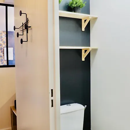 Charming - Private Parking, Balcony