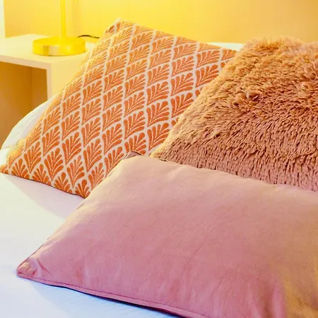 Charming - Private Parking, Balcony Apartmán *