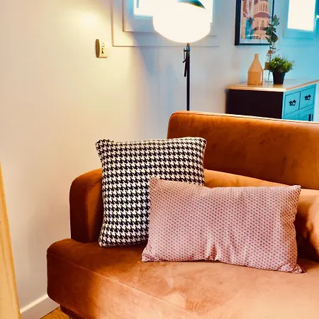 Charming - Private Parking, Balcony Caen